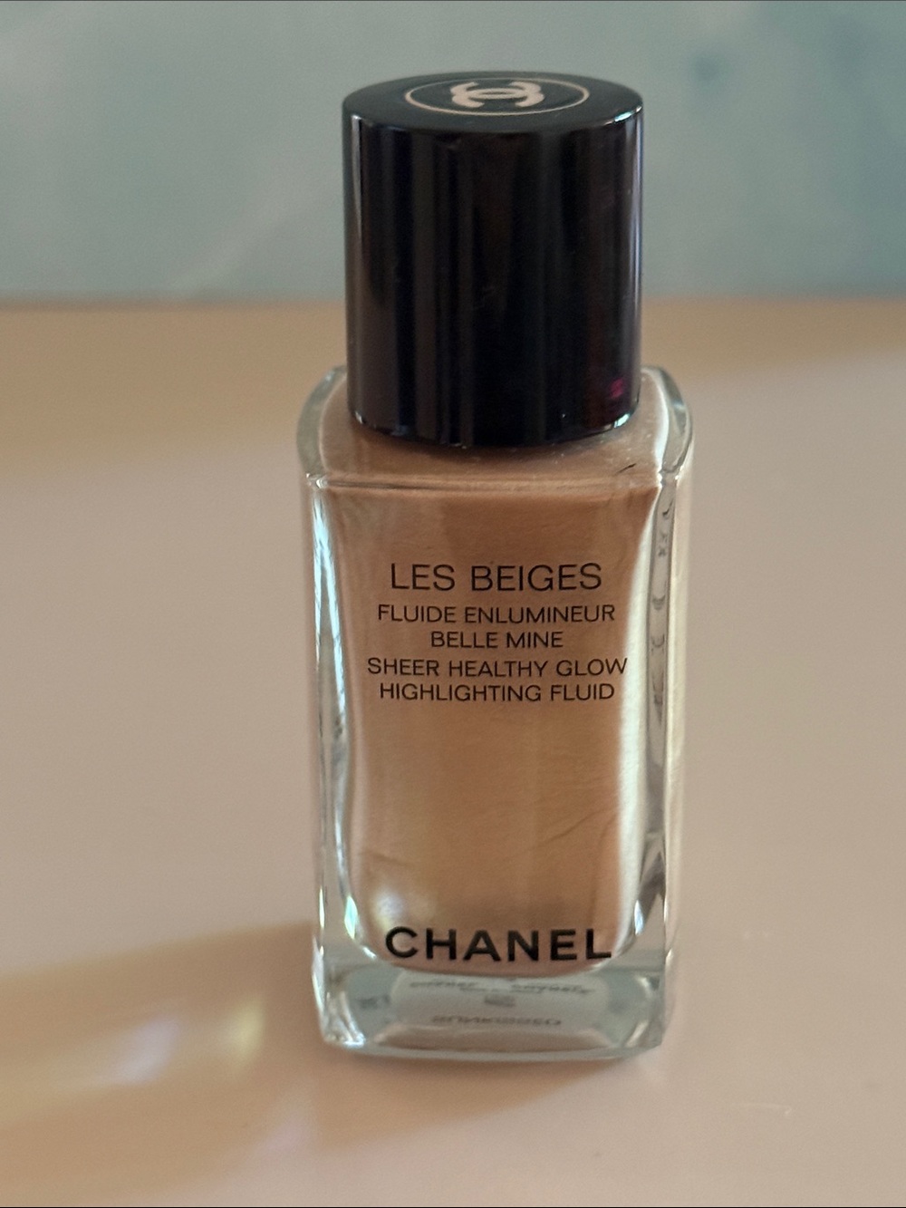 CHANEL Les Beiges Sheer Highlighting Fluid Sunkissed